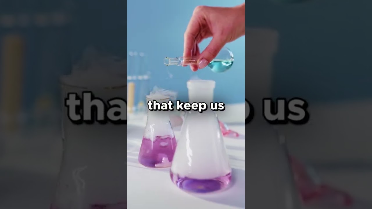 Doctor explains DANGER of Dehydration 🥵💦 (UK Heatwave)