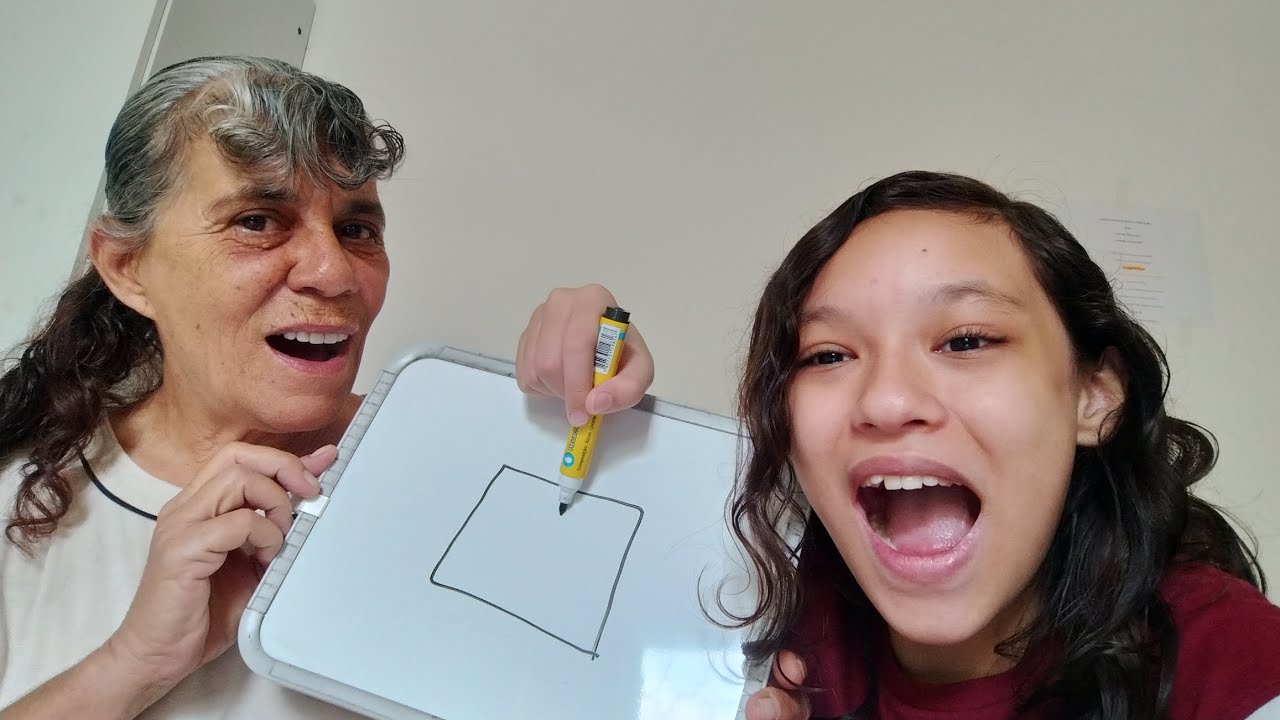 Adivinhe o desenho com xipixica e jingle Bell 