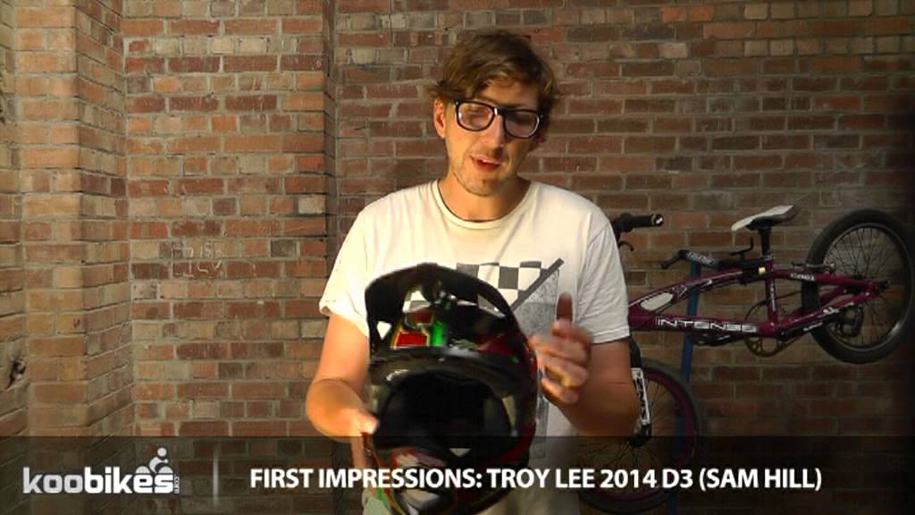 Шлем Troy Lee D3 Carbon 2014 года, подпись Сэма Хилла