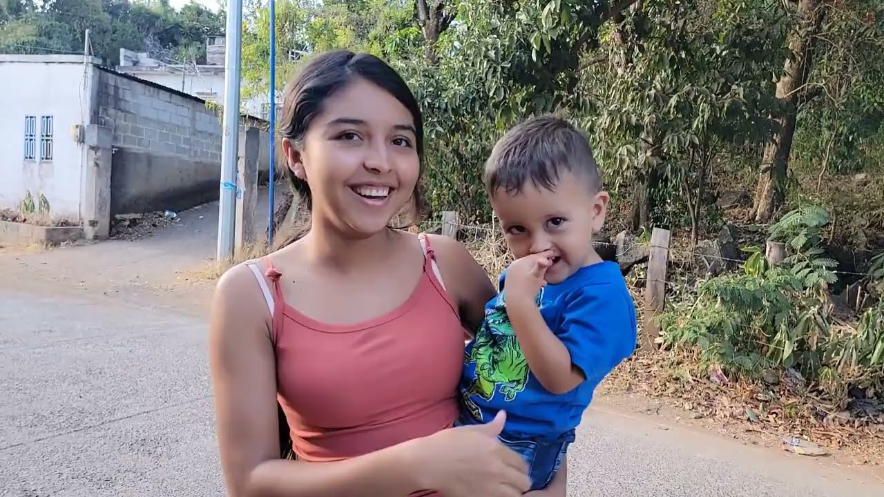 🟢🤣😱Hoy Keylin Se Animo A Manejar Moto Sola Ya Casi Aprende Bien 👍