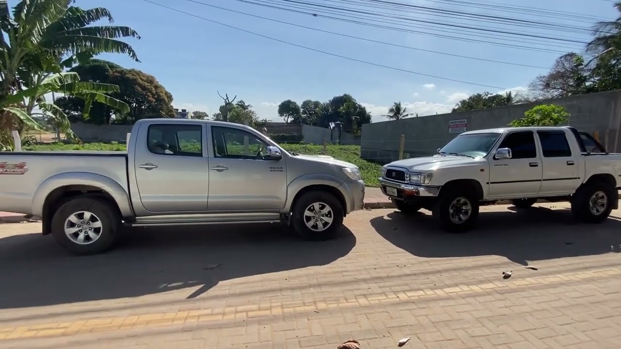 Toyota Hilux 2002 e Toyota Hilux 2013 qual é a melhor