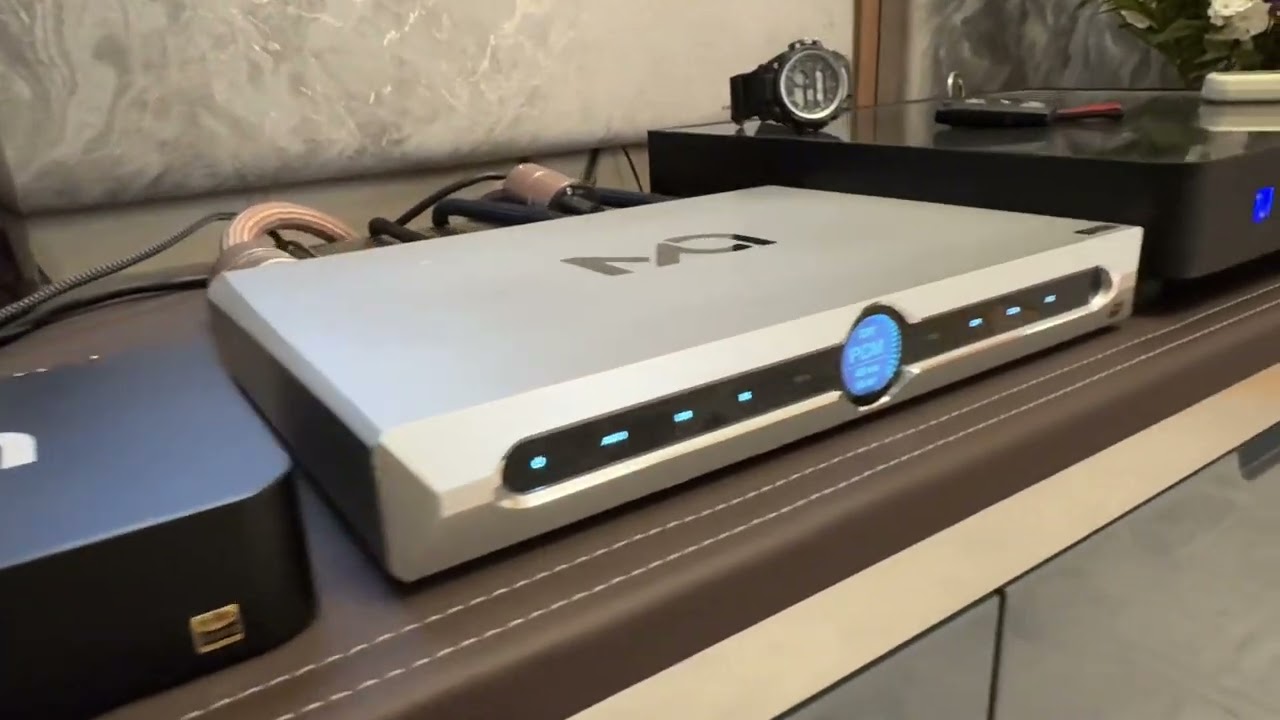 Sonus Faber Venere Signature vs Musical Fidelity Nu-Vista 800. 