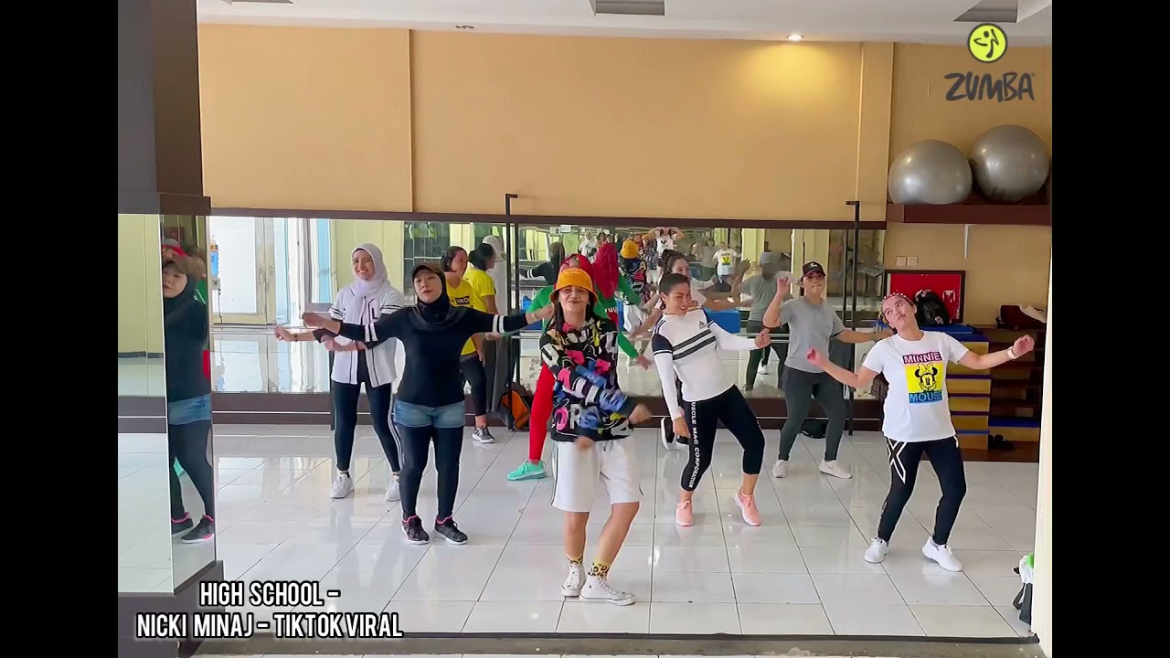 HIGH SCHOOL - NICKI MINAJ - TikTok Viral || ZUMBA || ZIN RATNA