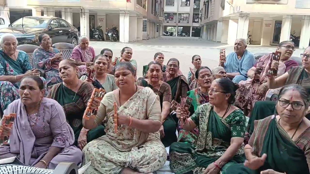 આ રીટા બેને ખુબ સરસ કિર્તન રજુ કર્યુ એક એક શબ્દ એવા છે એકવાર સાંભળો 👌👌 જય રામાપીર મહિલા મંડળ 