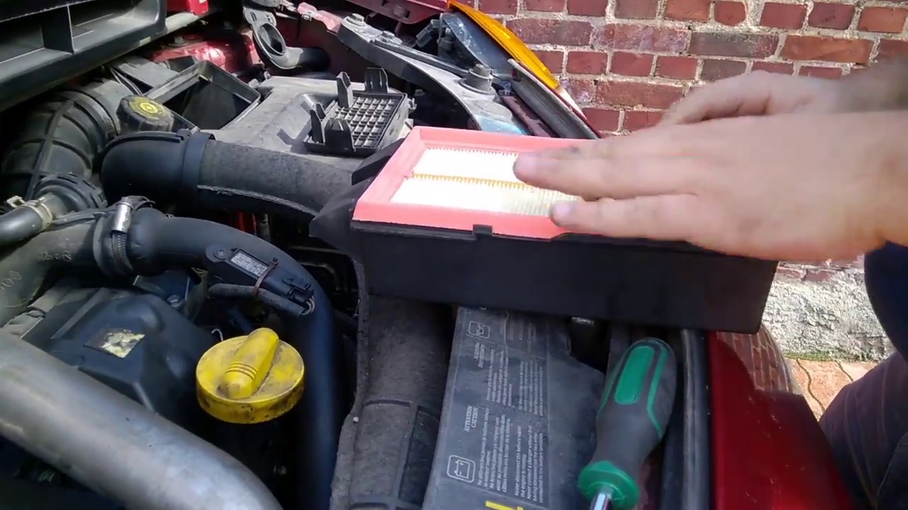 Remplacement filtre à air Renault Modus