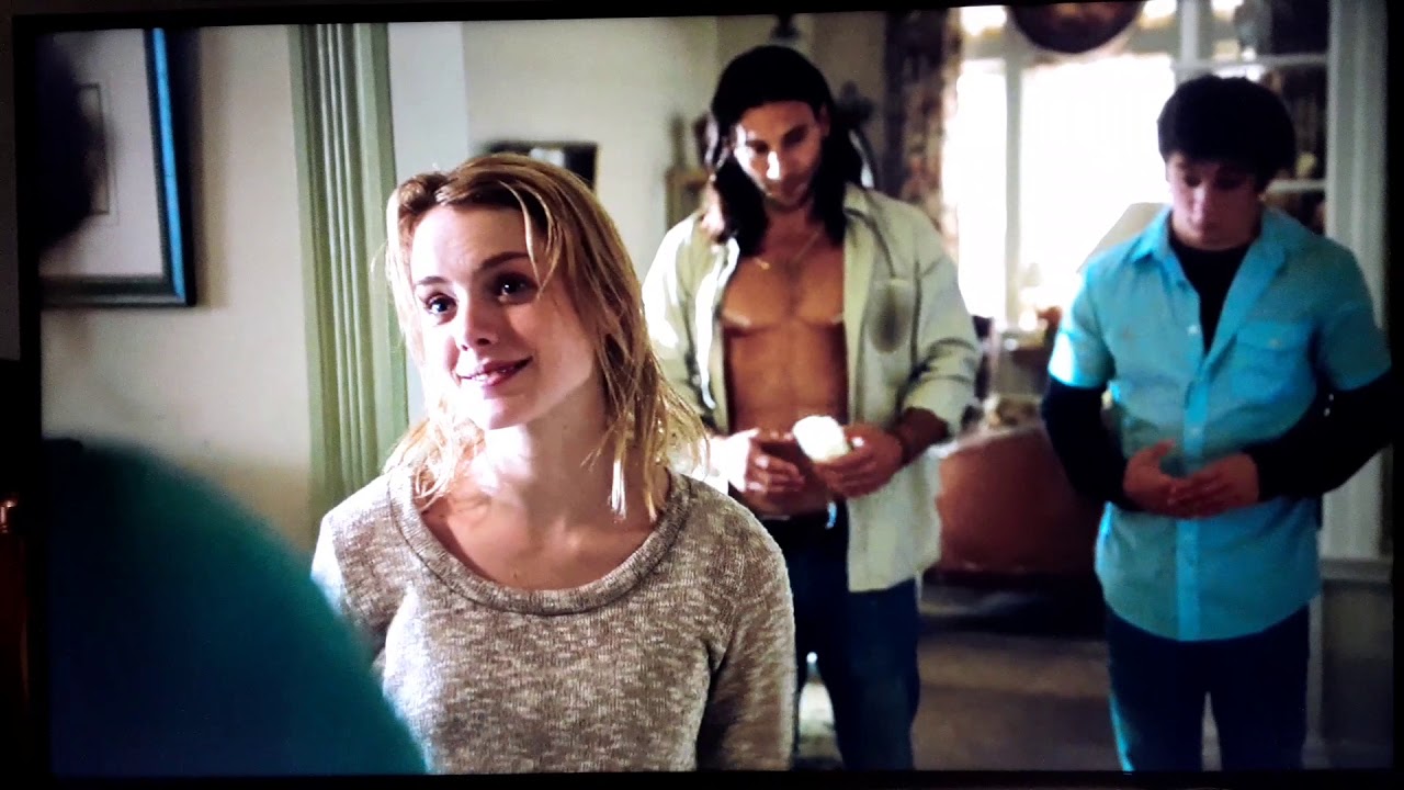 Shameless S2: E12- Karen arguing with her mom to get rid of her baby