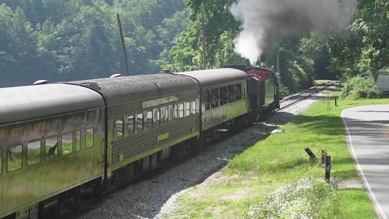 GSMR #1702 passes the former depot at Almond, NC