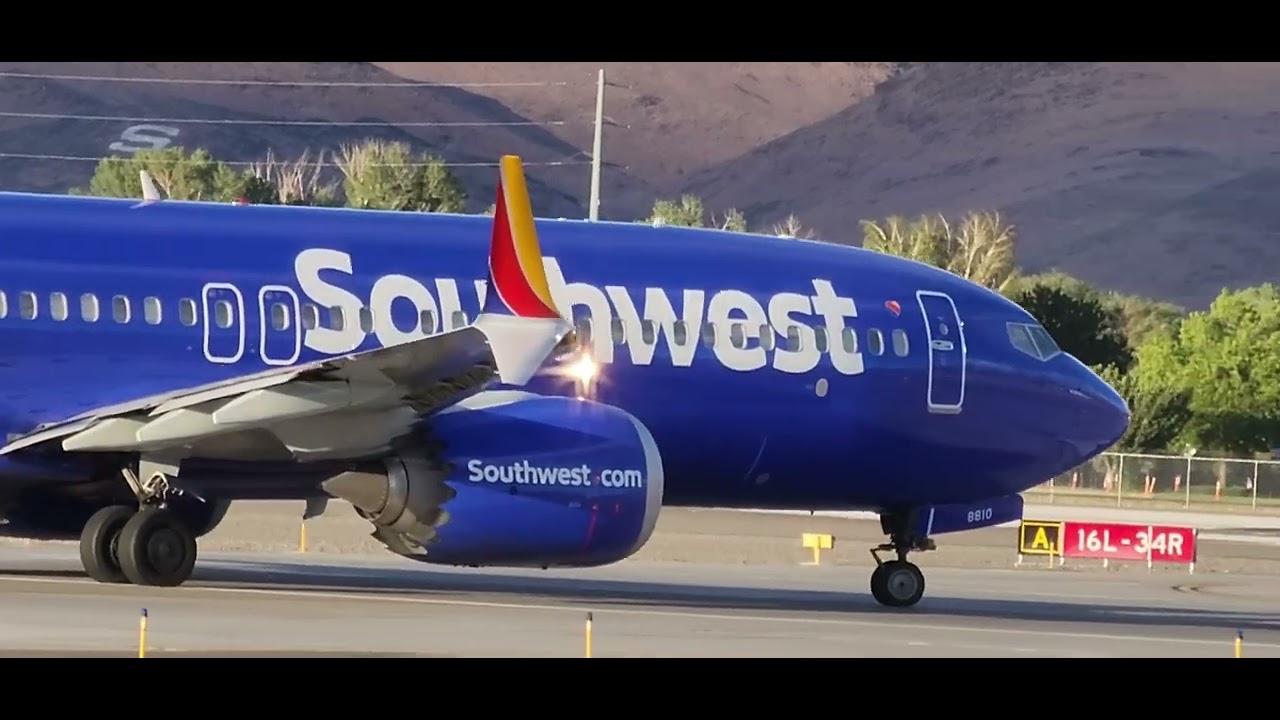 Amazing  plane ✈️ takeoff  at Reno-Tahoe international.