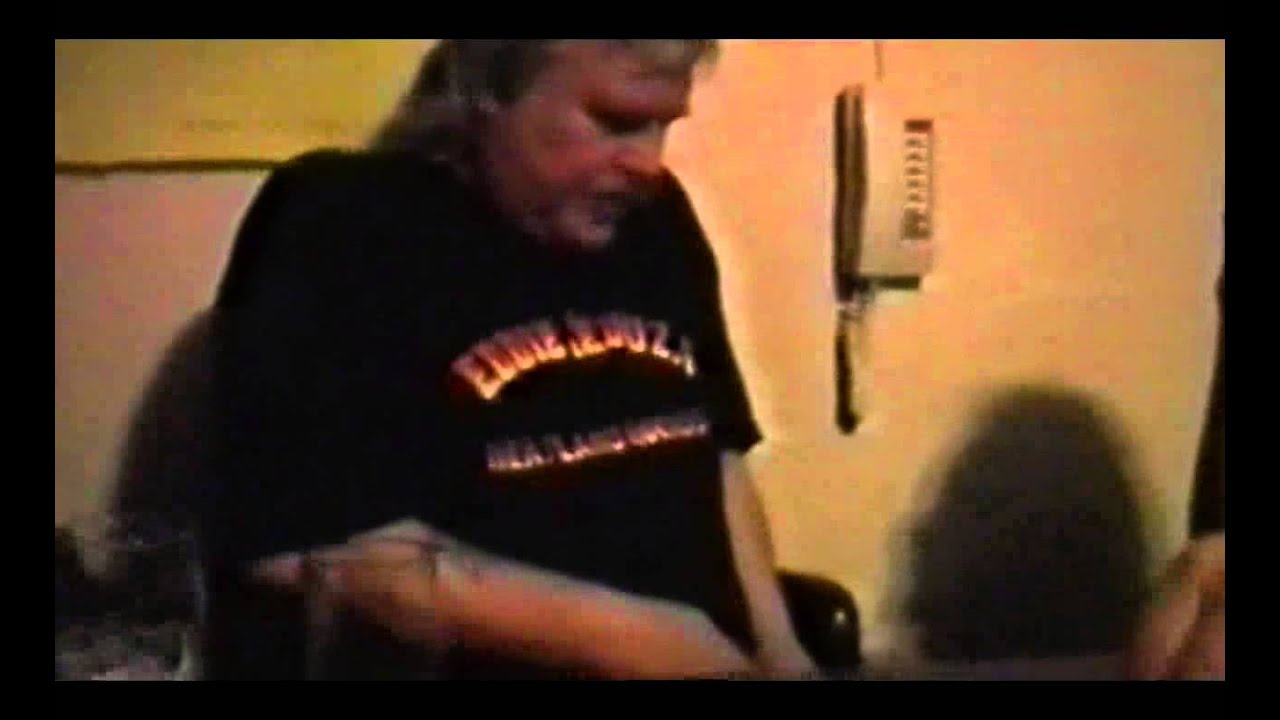 Eddie Meduza backstage innan spelning i Norge