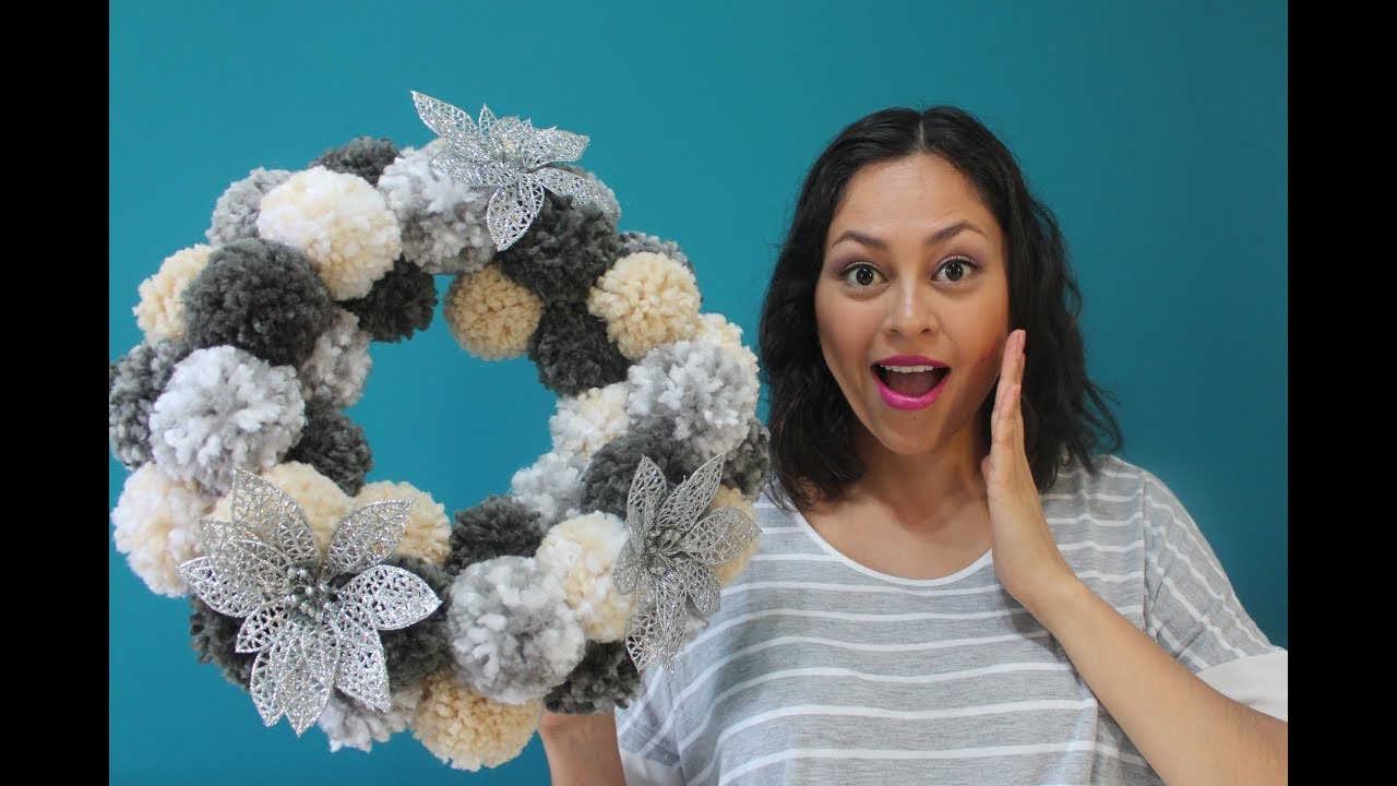 DIY | Corona navideña con pompones de lana