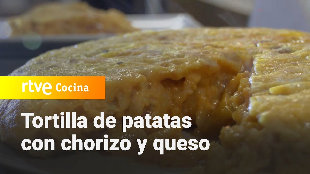 Tortilla de patatas con chorizo y queso - Aqu&iacute; la Tierra | RTVE Cocina