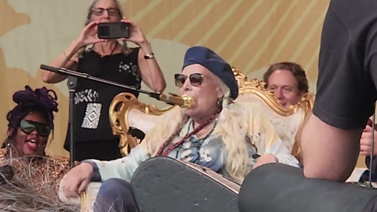 Joni Mitchell Sings 