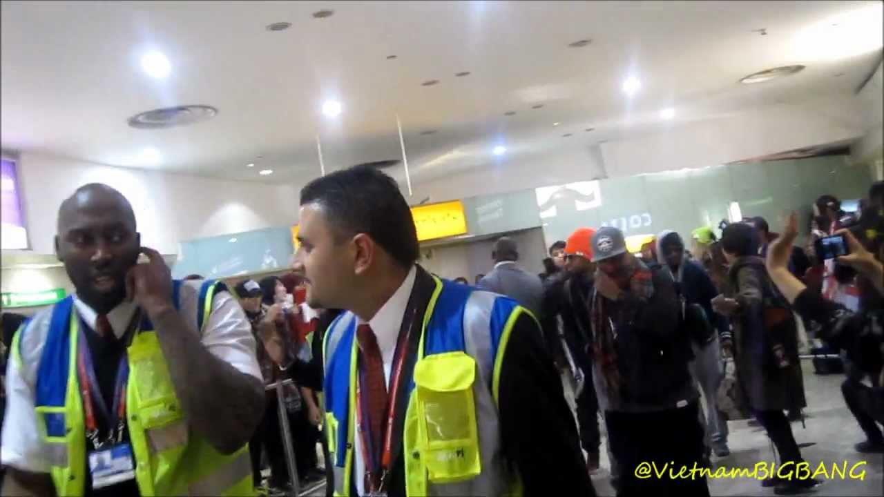 [131212][BIGBANG's Alive Tour] The Band + Dancers + Trainer + TOP's manager at Heathrow - London