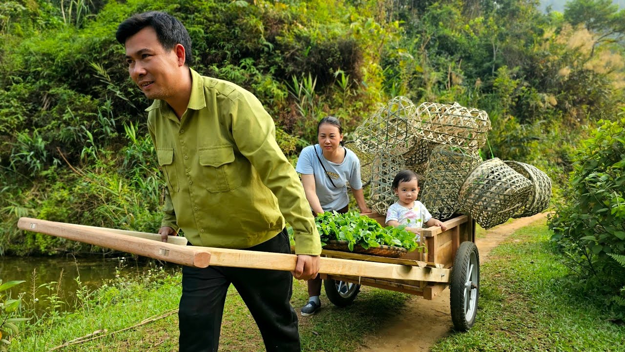 Husband builds rickshaws, Wife does gardening and cooking - Go to the market together