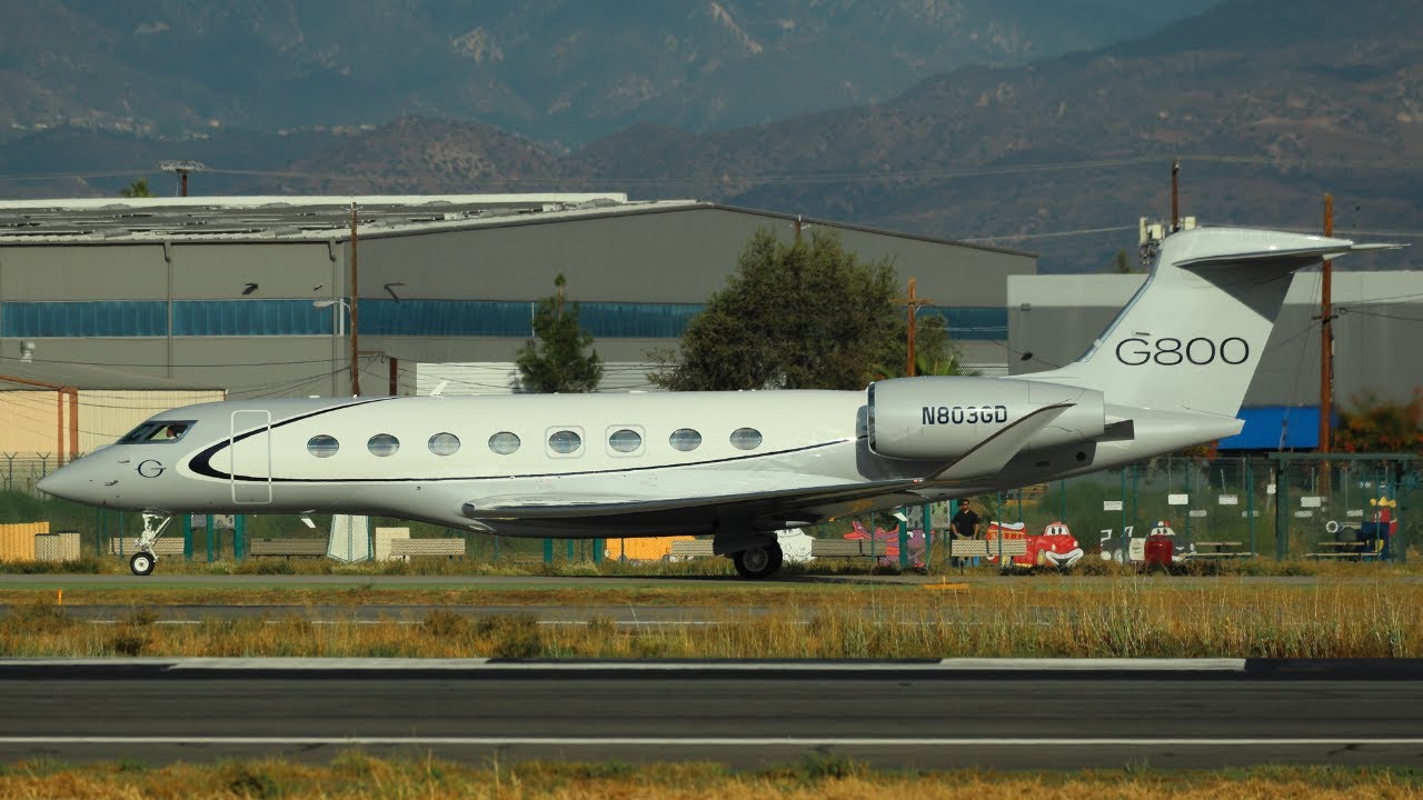 Gulfstream G800 Takeoff at Van Nuys Airport | Powerful Departure