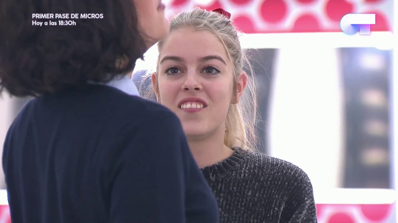 Elena Gadel canta con Nerea 