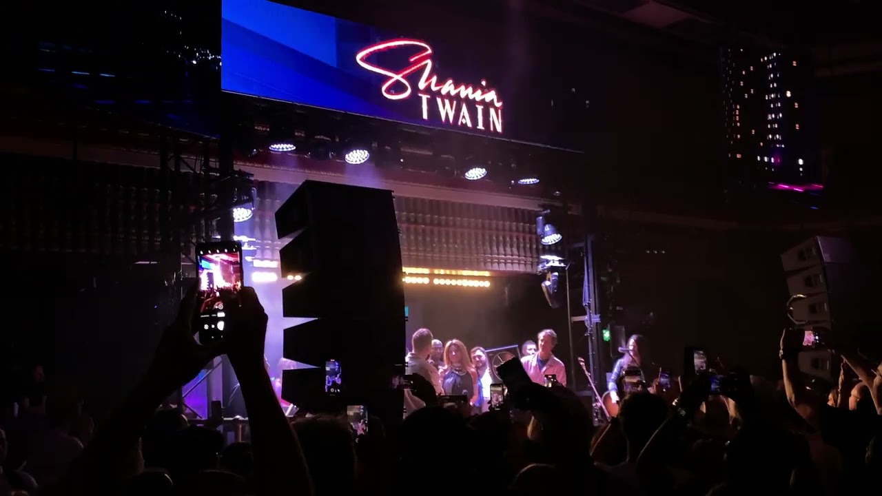 Shania Twain - Receiving plaque + End of MIFLAW (Kingston)