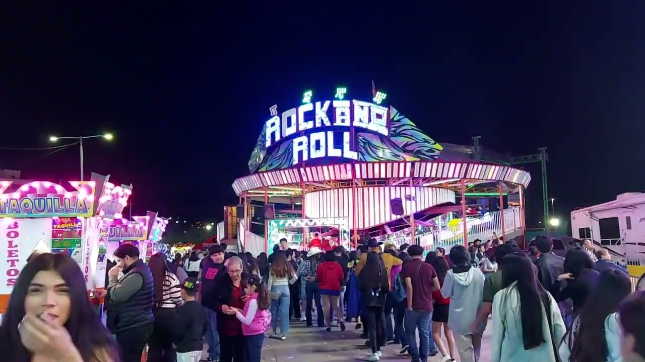 Mucha Gente Para Poder Entrar a Los Juegos Mecánicos & Su Amigo Rochon blogs 2nd (official video) HD