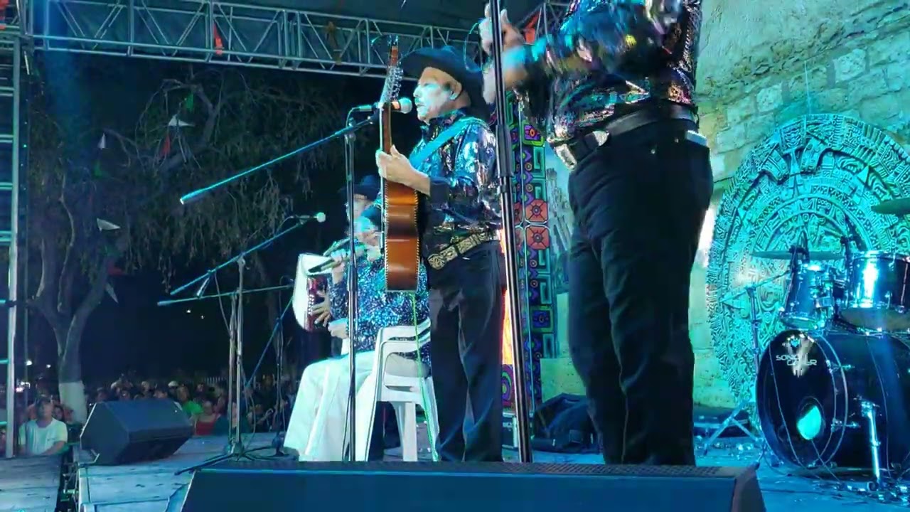 CATARINO LEOS - ELLA - LOS RANCHERITOS DEL TOPOCHICO