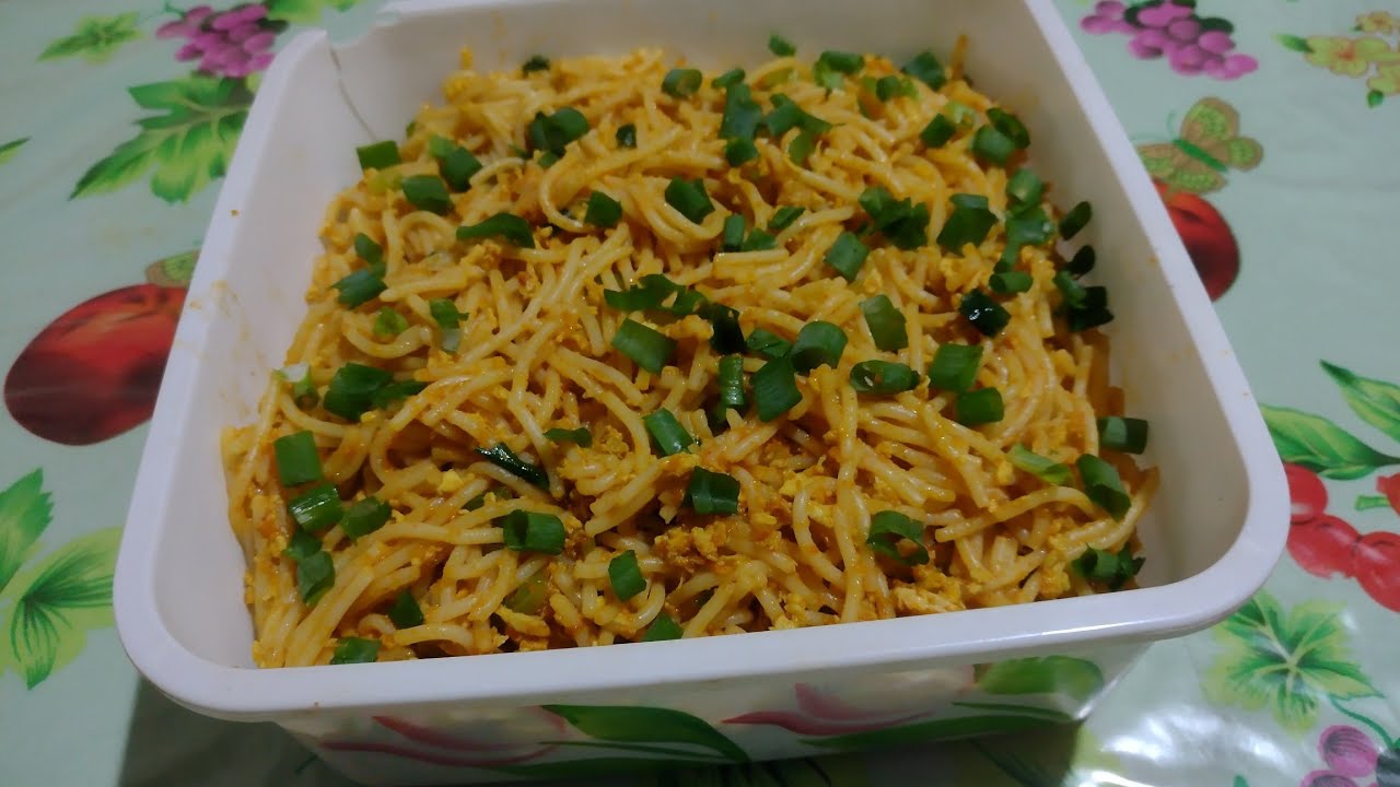 MACARRONADA COM OVOS E COLORAL A MODA ANTIGA