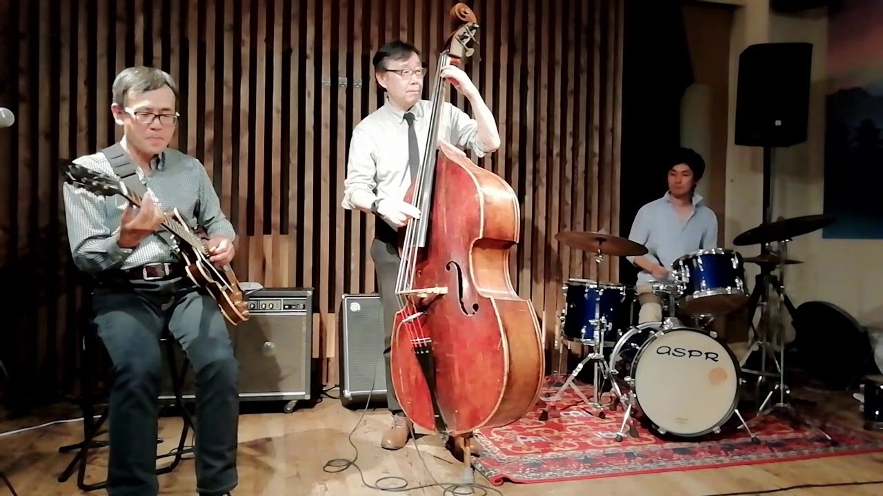 Fly me to the moon session