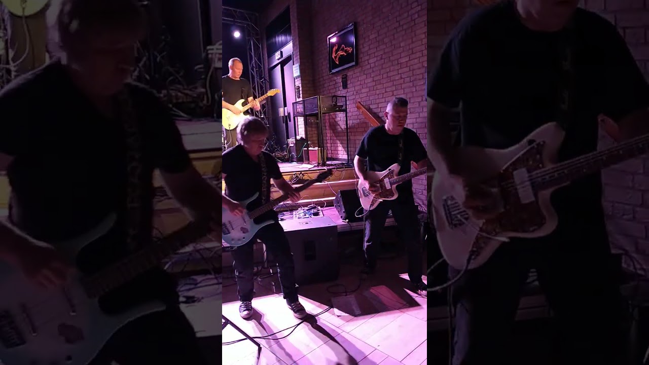 SURFMUSIC LIVE (2)  The Surfing Crows - Everybody Up - DAP 2022