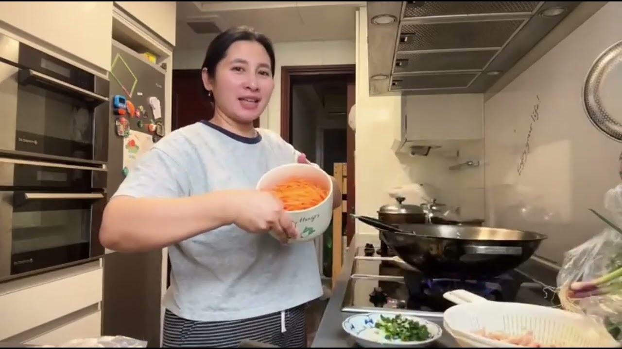 Sibuk Ng Pawon kimau  gae isi lumpia & nasgor #food #menu #fyp #vlog #tkw #bmi #bmi #pmi #trending