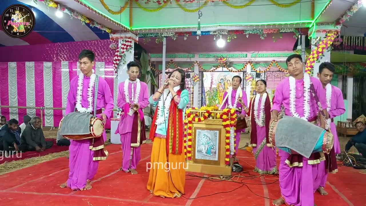 কৃষ্ণ নামে ভিখারিনী আমি /গানটি পরিবেশন করলেন শিল্পী রুমা দেববর্মা