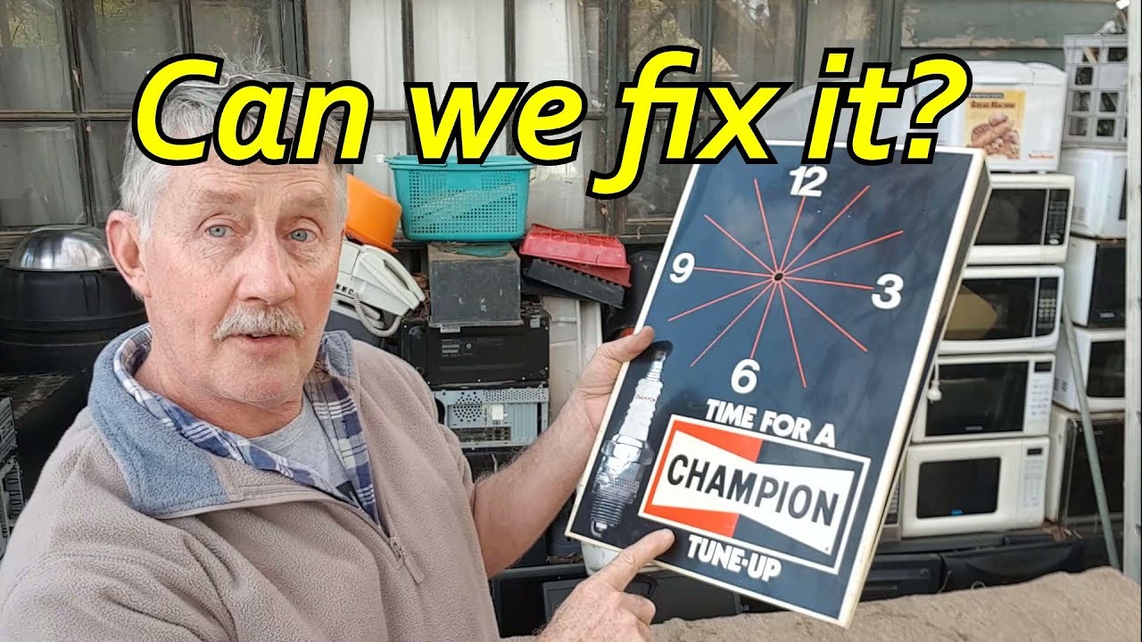 Repairing a Vintage 1960s Champion Spark Plug Advertising Clock. Dismantle, Diagnosis & Repair