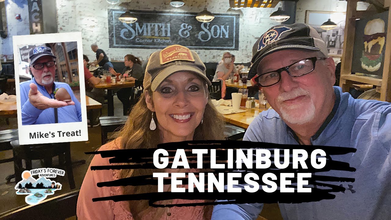 Smith & Son Restaurant in Gatlinburg Tn | Cinnabon & Chocolate Monkey Strawberries