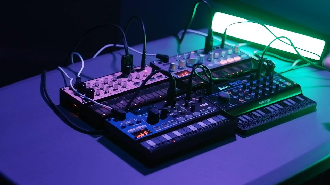 Mini Synth Ambient Soundscape -  Behringer Pro VS Mini / Volca Keys / Bass / Nubass / Rhythmizer