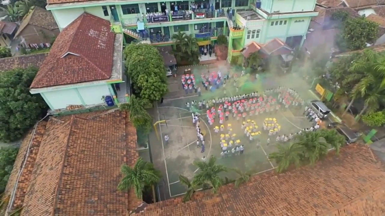 Perayaan kelulusan SMK YP Fatahillah 1 Kramatwatu