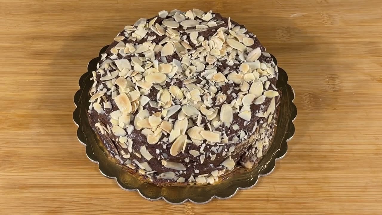 Schokoladen-Napoleon – zarter Kuchen mit Schokoladenböden aus Kondensmilch mit Kakao