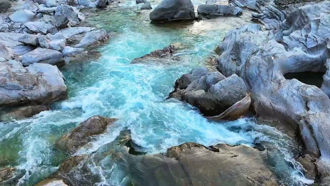 Ura e Shtrenjte, Lumi Kir