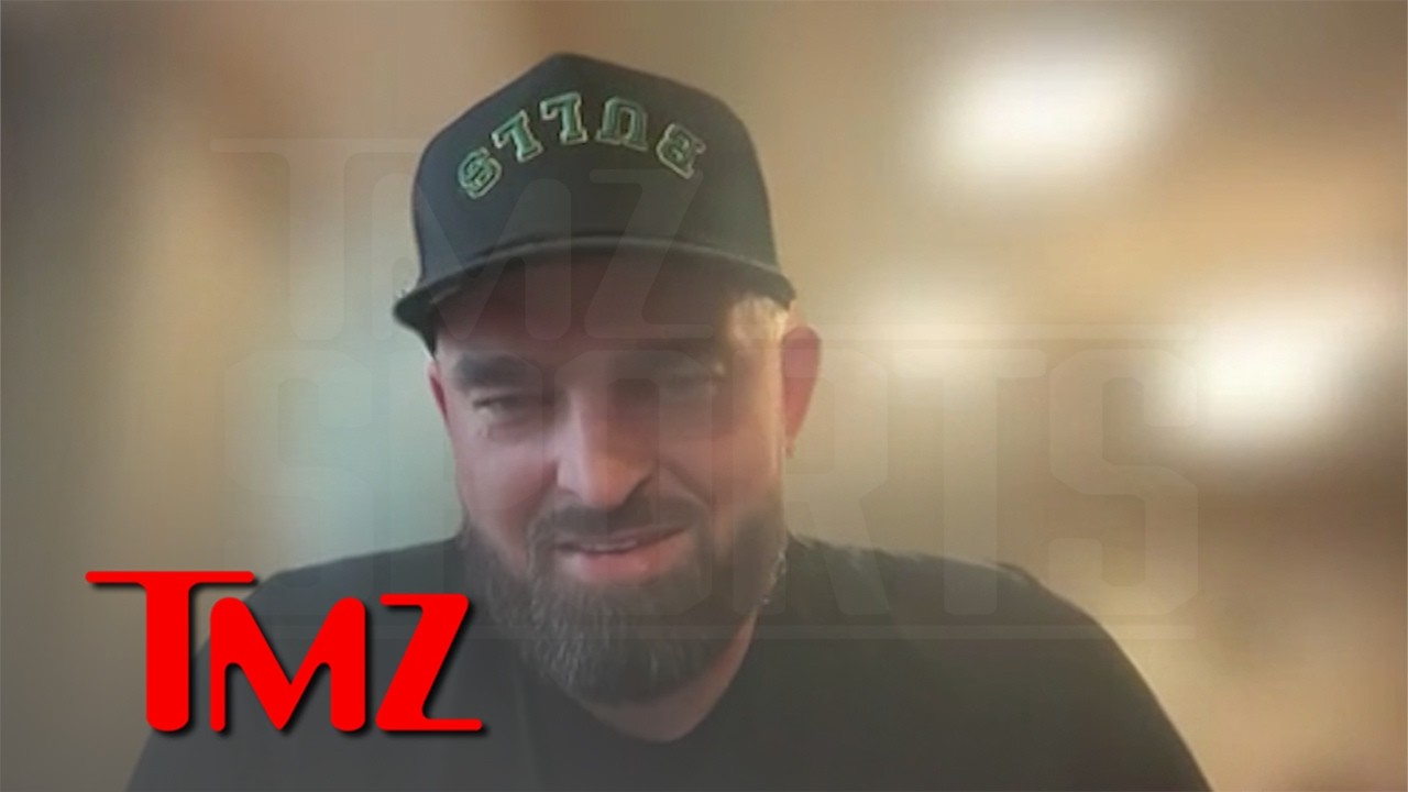 USF's Bryan Hodgson Will Coach NCAA Tournament Game in Front of Dad With Dementia | TMZ Sports