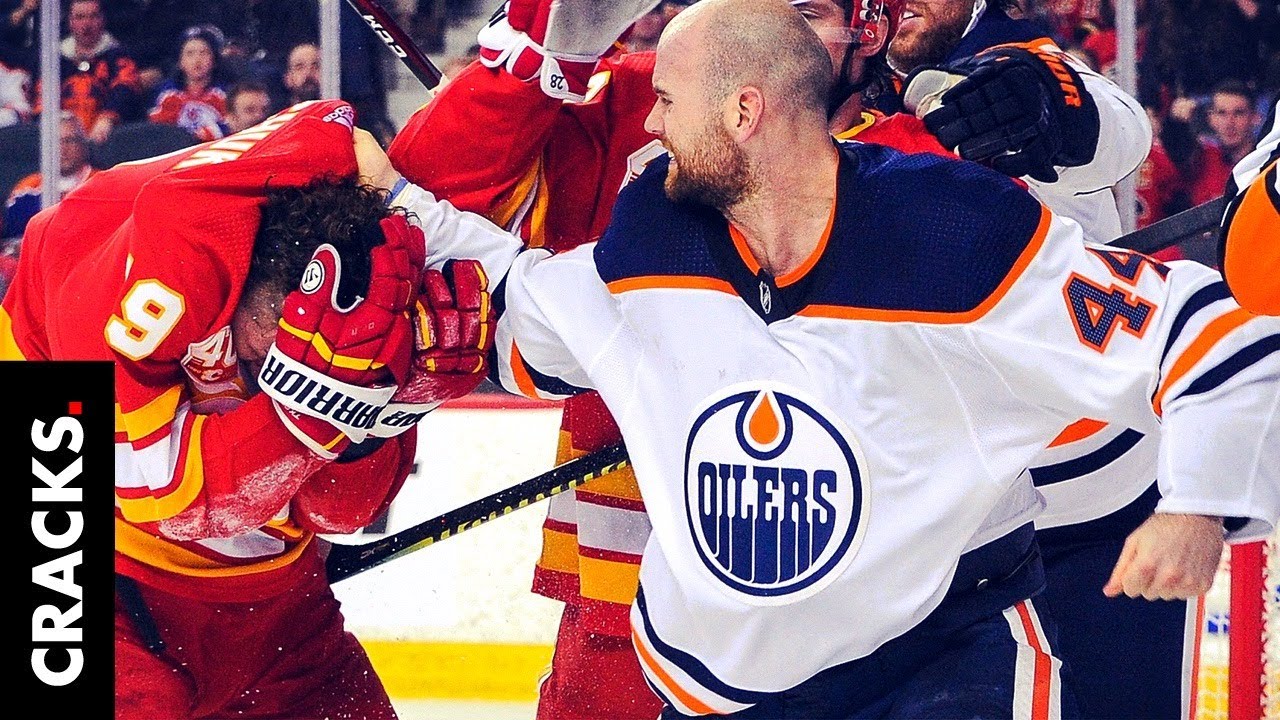 Brutal pelea en hockey sobre hielo termina con aplausos de los asistentes