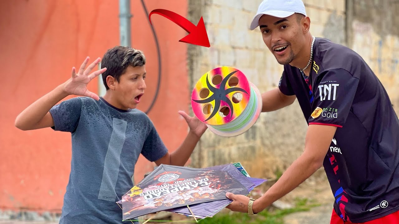 Entreguei Uma Carretilha e Muitos Pipas Para Pro Biel, Ele ficou Muito Feliz e Agradeceu !