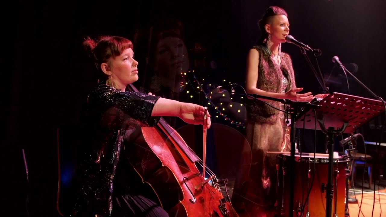Heinillä härkien kaukalon - Kajos - live stream (Joulubonus Joulushow 1.12.2020)