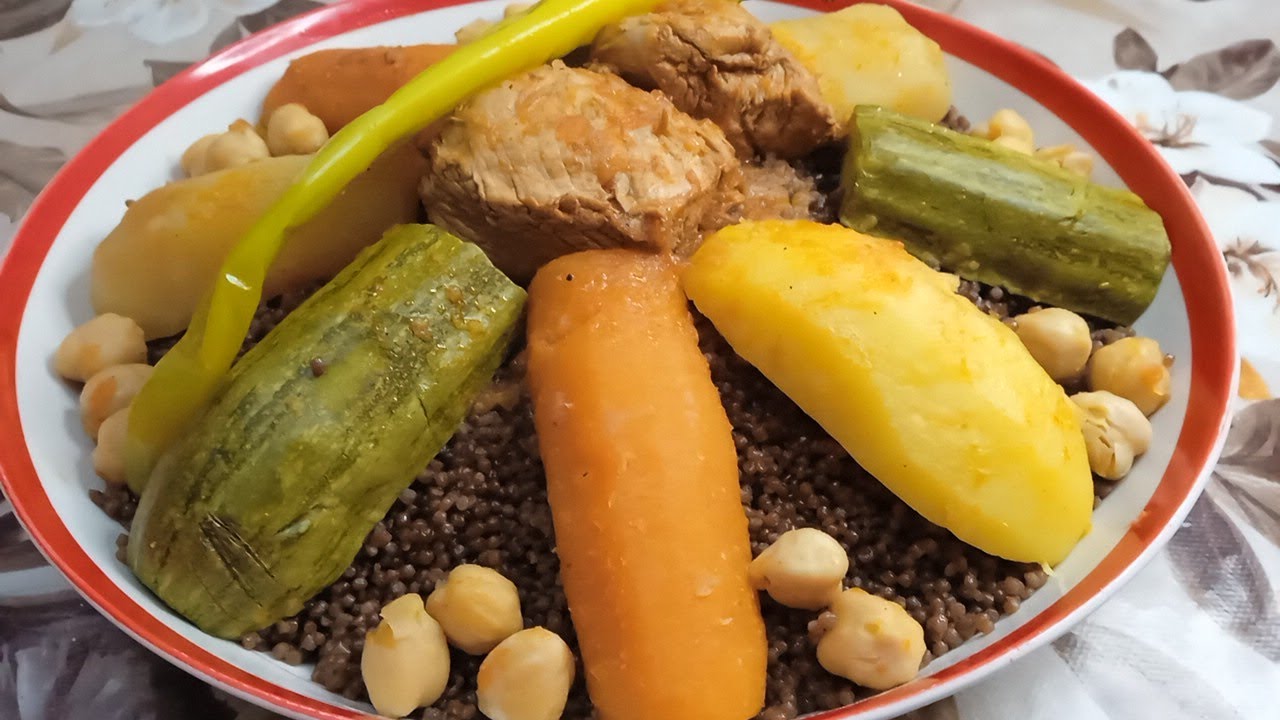 Кускус из ячменя с бульоном, полезными овощами и вкусным йогуртом
