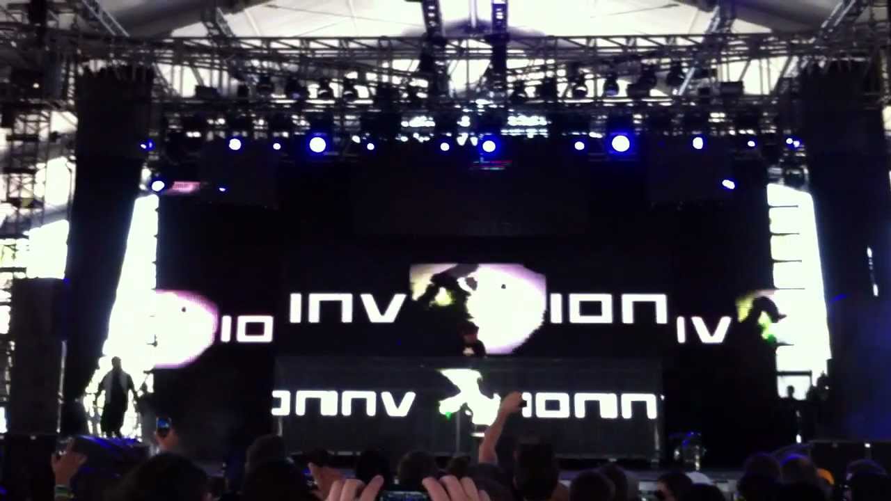 Coachella 2011 - Joachim Garraud (First 10:00! @ Sahara Tent)
