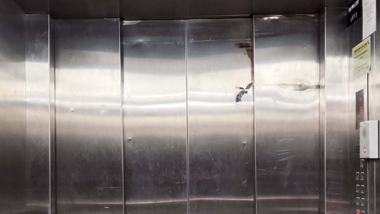 CNY Special: An Interesting elevator ride at Boulevard Shopping Mall - Kuching Sarawak, MY