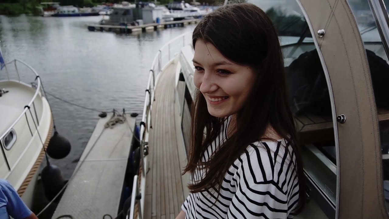 Yachtcharter Deutschland: Hafen Merzig - Fahrt auf die Saar. Ablegen, Anlegen. Linssen Yachten