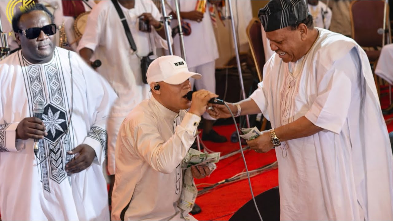 VETERAN ACTOR ELESHO SURPRISED BY LOOKALIKE  FUJI SINGER AT SAHEED OSUPA ALL WHITE PARTY 