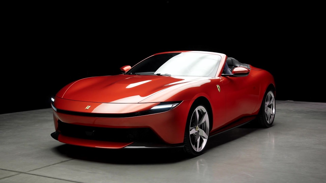 Предварительный показ дизайна Ferrari Amalfi Spider в цвете Sunset Red.