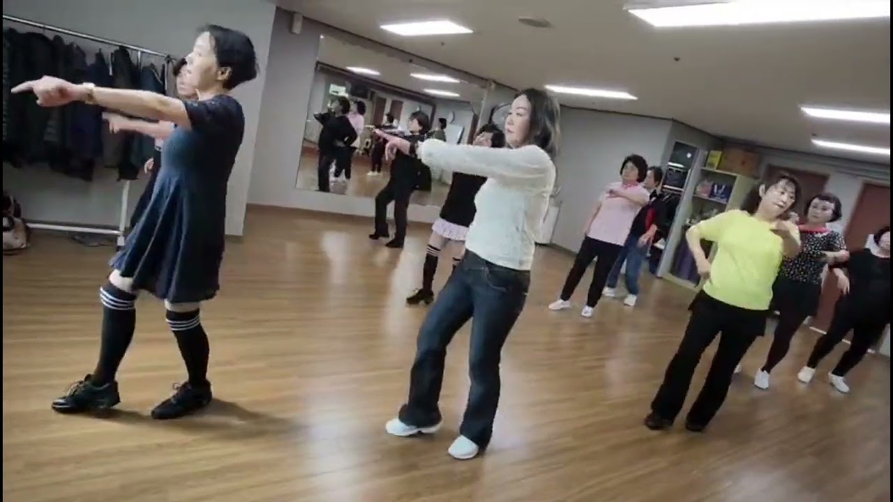 ##겨울비는 내리고##Remix##초급.트롯라인댄스#7080 라인댄스##관산동종합복지회관 ##월수금##10시부##원음##라인댄스