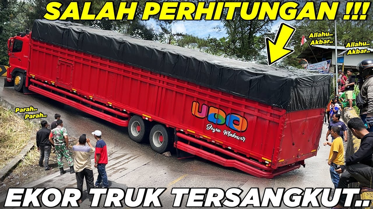 AKIBAT SALAH PERHITUNGAN !!! Menit Menit Ekor Truk Panjang Tersangkut Ditanjakan Sitinjau Lauik