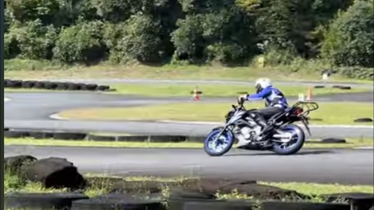 バイクの曲がり方講座「リーンイン！くらいでリーンウィズになります」