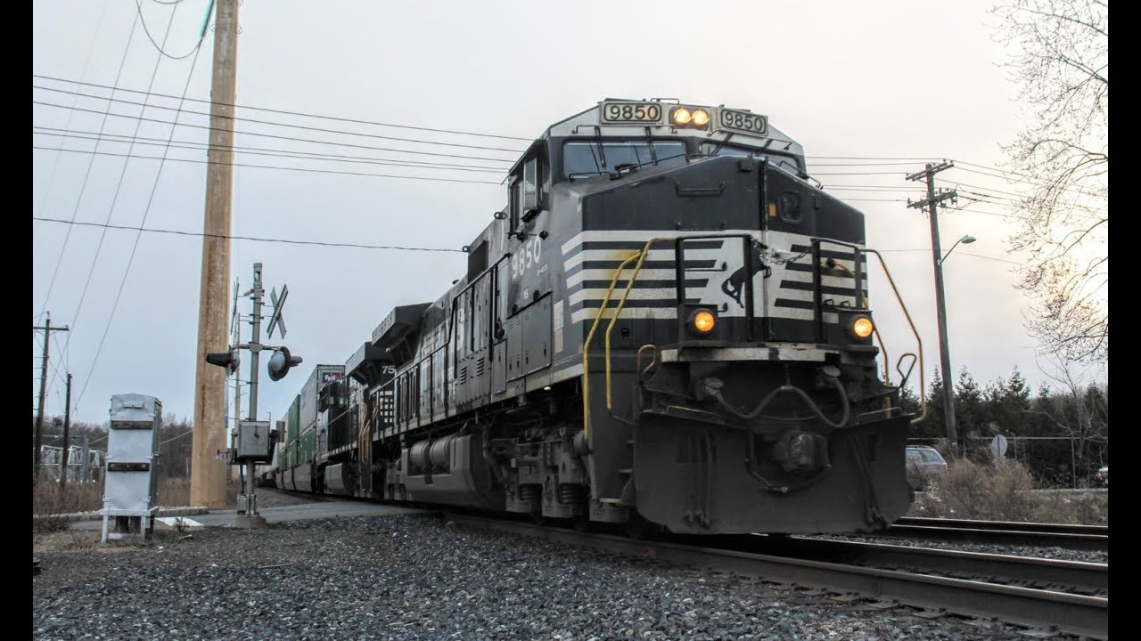 Two Trains on the Conrail Lehigh Line in Clark [1080p60]
