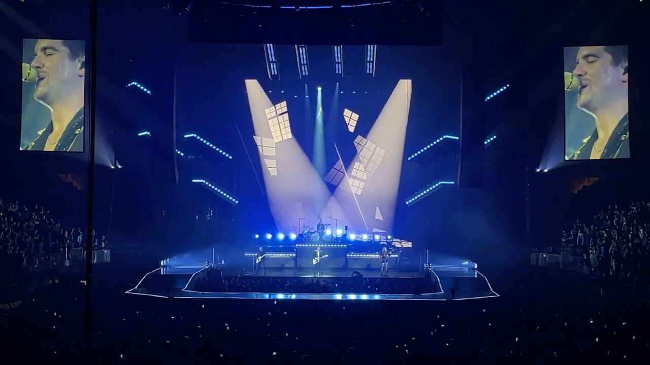 panic! at the disco's full set at the madison square garden stop on the viva las vengeance tour 2022