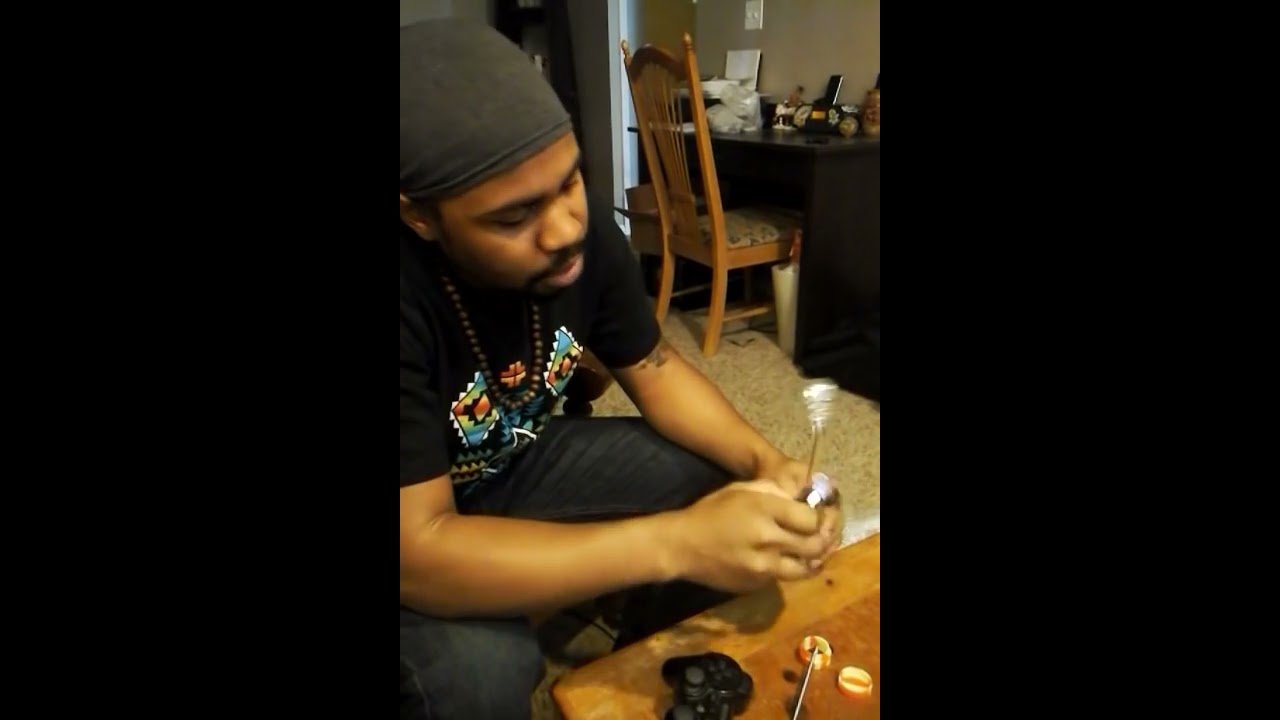 Rasta try dabbing for the first time.